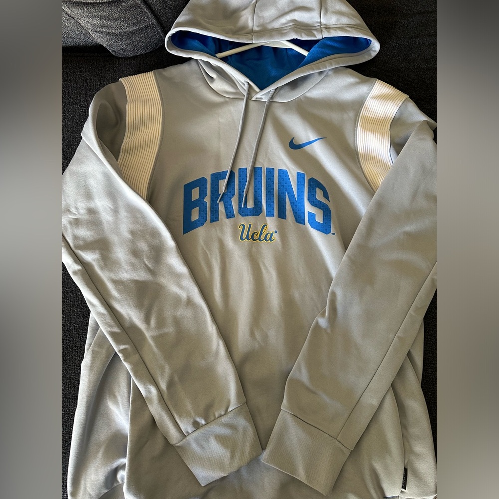 Nike Mens’s UCLA Bruins Hoodie NWT size M